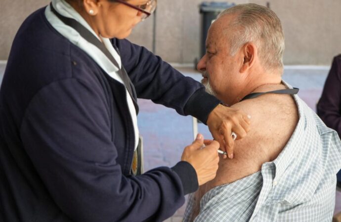 La vacuna actual contra influenza protege a la nueva variante H3N2