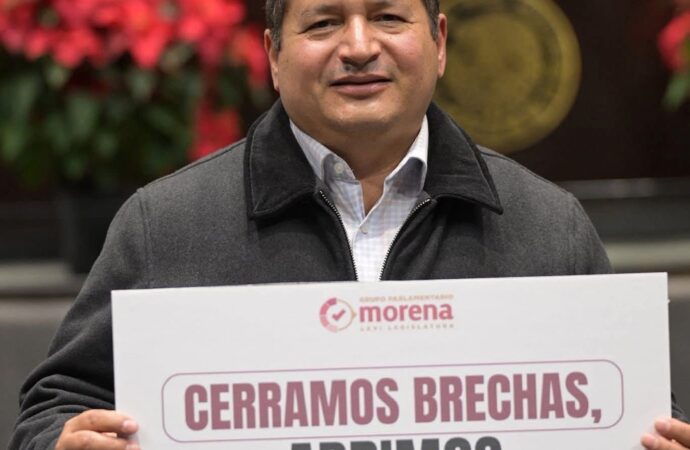 Impulsará Jacobo Mendoza su propuesta de que todas las escuelas cuenten con una biblioteca