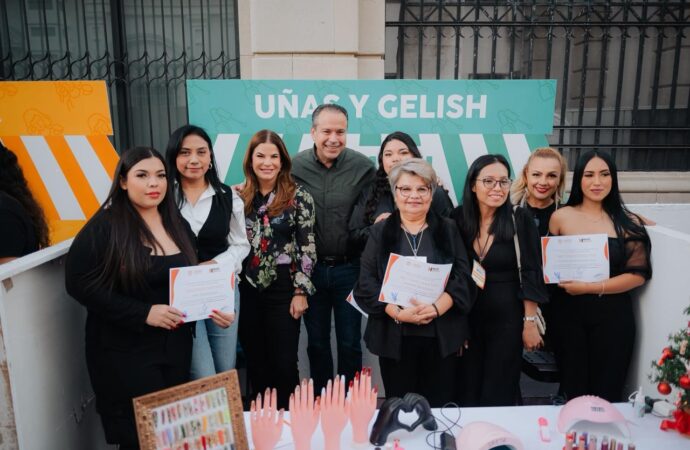 Beneficia Toño Astiazarán a más de 2 mil mujeres con programa Maxi Apoyo