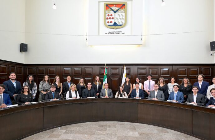 Da voz Toño Astiazarán a jóvenes hermosillenses a través de la tercera generación del Cabildo Juvenil