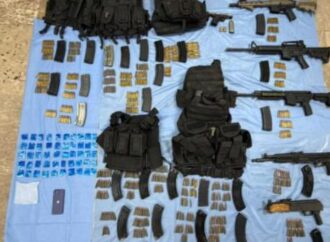 Desarticulan célula criminal en Cajeme, asegurando armas y vehículo.