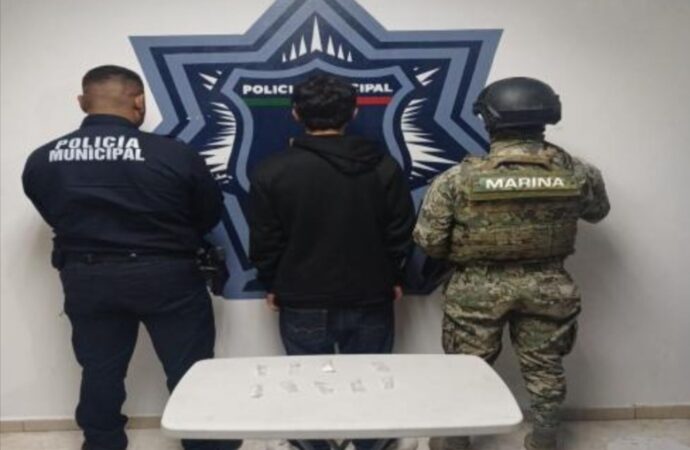 Detienen a menor por delitos contra la salud en la colonia Primero de Mayo, en Cajeme