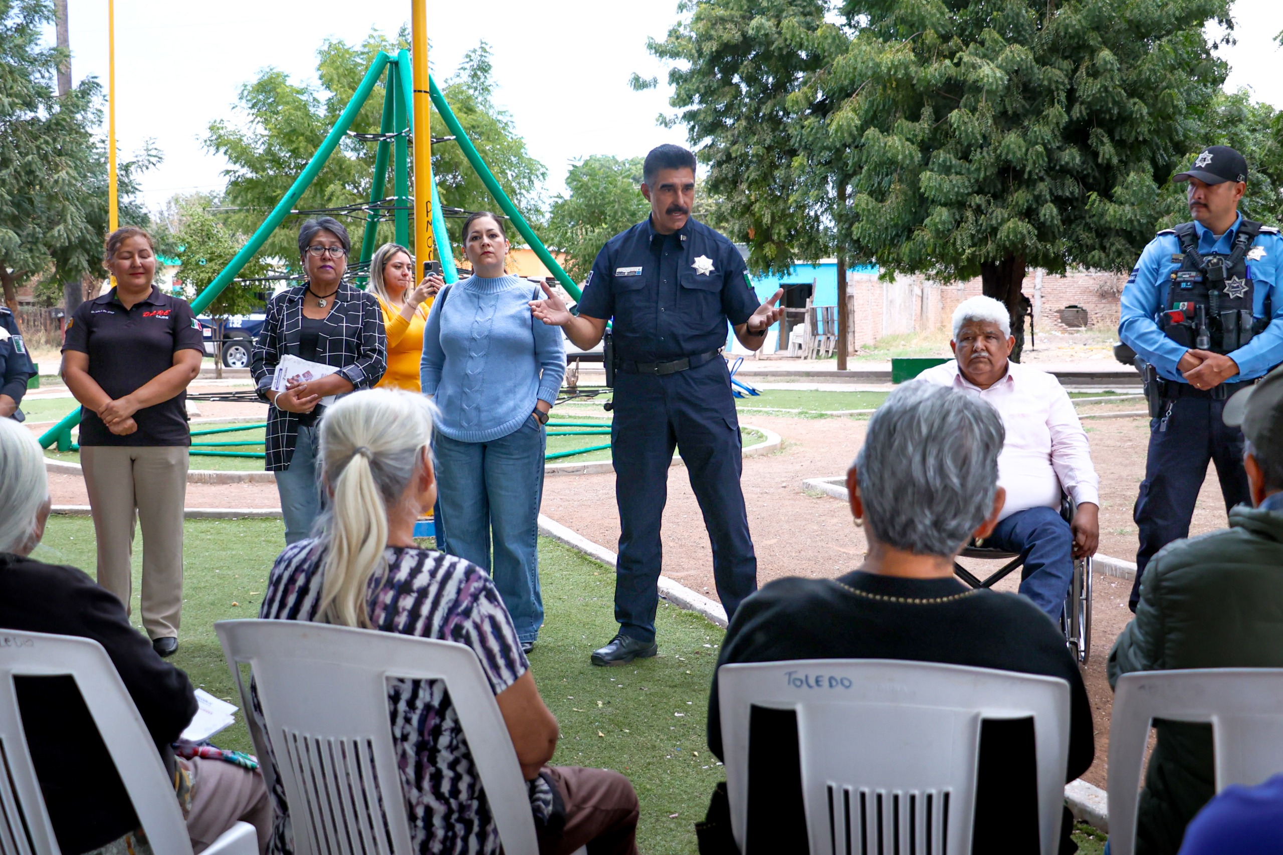 Refuerzan seguridad y participación ciudadana con policía comunitaria ...