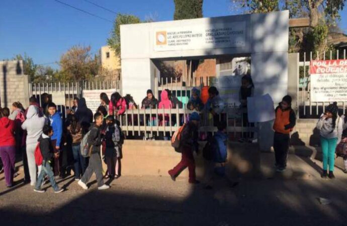 Ajustan horarios en escuelas de Sonora por frente frío