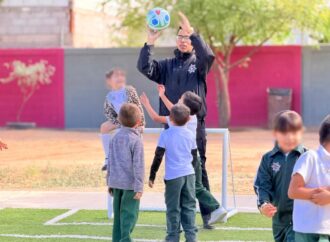 Policías estatales imparten charlas a niñas y niños de primaria