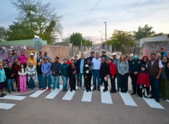 Entrega Toño Astiazarán pavimentación en Calle 12 de la colonia Nueva Esperanza