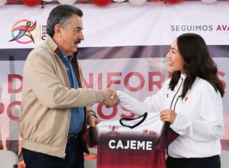 Abandera presidente municipal a delegación cajemense rumbo a la Olimpiada Estatal CONADE 2026
