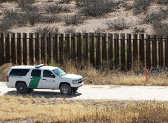 Persona herida en estado crítico tras disparos de agentes fronterizos en Arizona