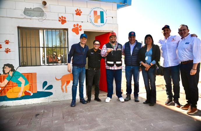 Beneficia Toño Astiazarán a familias de Bahía Kino con modernización de plaza y Centro de Castración y Salud Animal