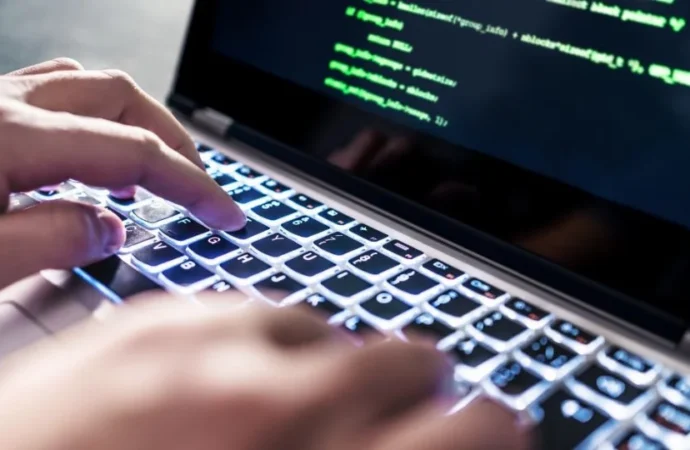 La Comisión Nacional de Seguros y Fianzas confirma hackeo y exposición de cédulas de intermediarios