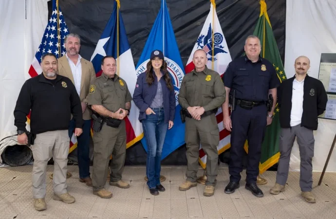 Kristi Noem asegura que Estados Unidos vive el momento más seguro en la frontera