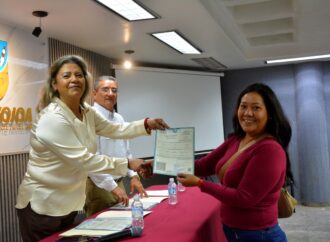 Reciben más de cien navojoenses actas corregidas gratuitas