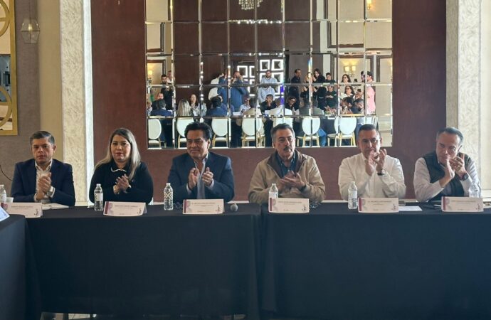 Delegados se reúnen con alcaldes del sur a puerta cerrada