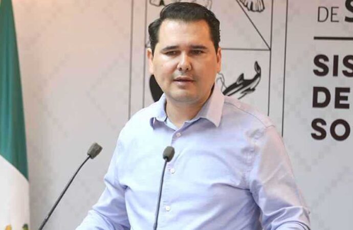 Secretario de Gobierno sufre accidente carretero rumbo a Cajeme; se encuentra fuera de peligro