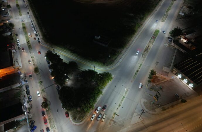 Avanza fuerte programa de iluminación de Periférico y bulevares en Navojoa