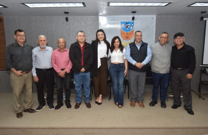 Celebra Ayuntamiento conversatorio sobre historia de la radio en Navojoa