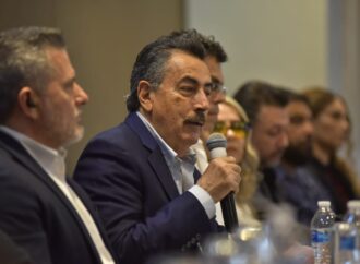 Impulsa Javier Lamarque modelo triple hélice para el desarrollo de Sonora en conversatorio académico