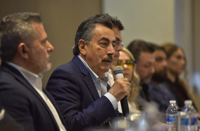 Impulsa Javier Lamarque modelo triple hélice para el desarrollo de Sonora en conversatorio académico