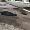 Continúan trabajos de bacheo en colonia de Cajeme
