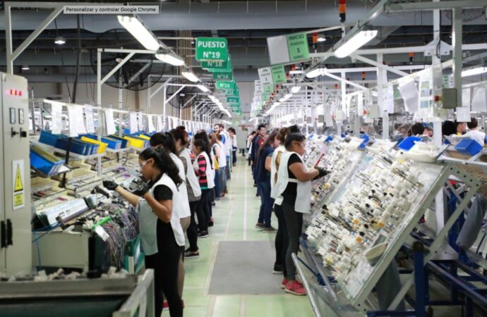 Construcción y autopartes resienten freno económico; agroindustria muestra leve avance