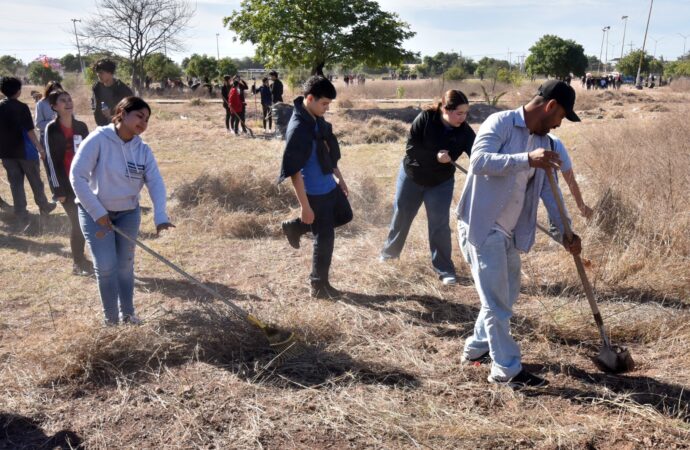 Realizan mega limpieza en la Unidad Deportiva “Paquín” Estrada