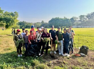Jóvenes rehabilitan más de 10 mil canchas para el Mundial Social 2026