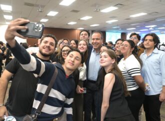 Más de 300 jóvenes reciben Distintivo Somos H por su liderazgo en Hermosillo