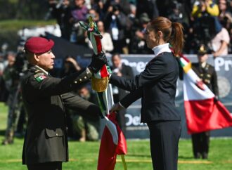 “México es dignidad, valentía y grandeza”: Sheinbaum en ceremonia del Día de la Bandera