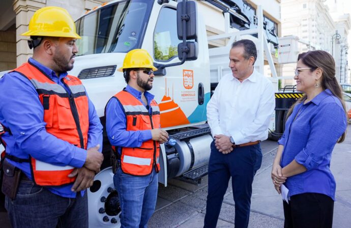 Astiazarán entrega nuevas unidades a la AMECC y supera 600 MDP en equipamiento para servicios públicos