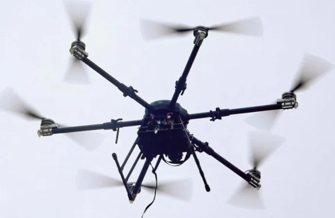 Cierre temporal del espacio aéreo de El Paso por presunta incursión de drones de cárteles