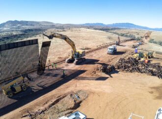 Gobierno de EE.UU. continúa con ampliación de muro fronterizo en Sonora