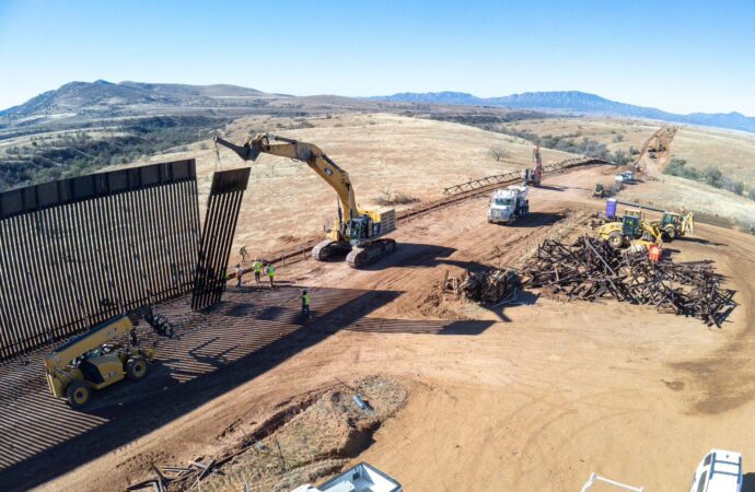 Gobierno de EE.UU. continúa con ampliación de muro fronterizo en Sonora