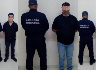 Arrestan a tres hombres con arma y droga a las afueras de comandancia en Hermosillo