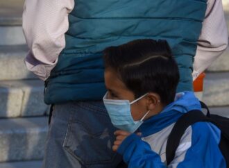 Persisten infecciones respiratorias en menores y adultos mayores; recomiendan uso de cubrebocas