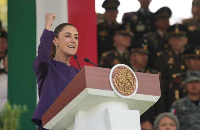 “Cuando una mujer avanza, avanzamos todas”: Sheinbaum conmemora el 8M y reconoce a mujeres de las Fuerzas Armadas