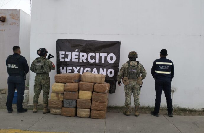 Ejército asegura 18 paquetes con presunta marihuana en La Colorada
