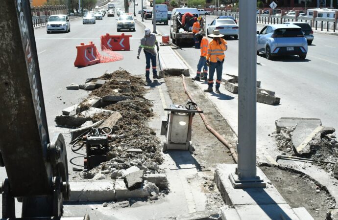 Trabaja Ayuntamiento de Hermosillo en mejorar vialidad en calle Rosales