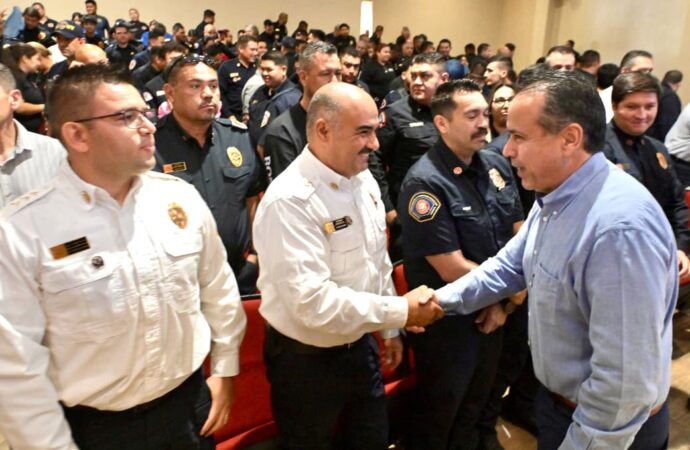 Anuncia Toño Astiazarán construcción de dos nuevas estaciones de Bomberos en Foro Internacional