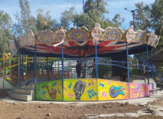 Avanza instalación de juegos mecánicos en el Parque Infantil Ostimuri