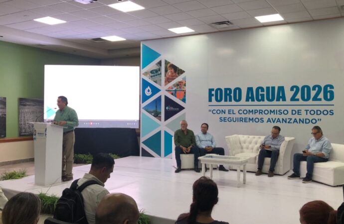 Preside Lamarque Cano foro del agua