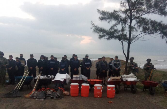 Refuerza gobierno federal respuesta contaminación por hidrocarburos en el golfo; suman 128 toneladas recolectadas