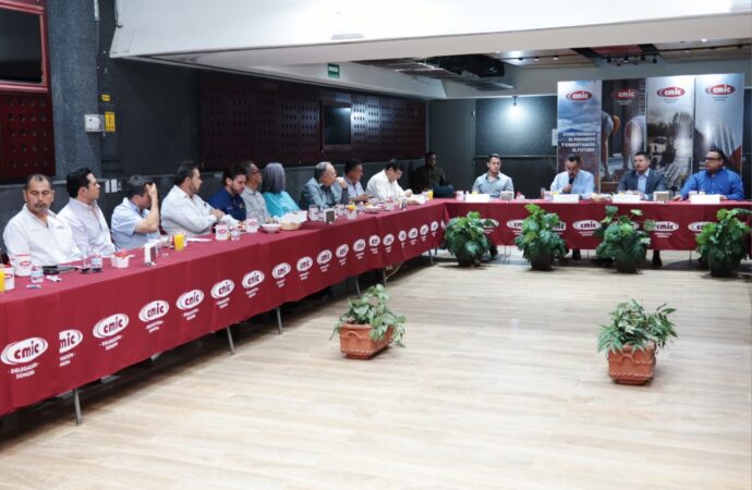 Lamarque impulsa diálogo directo con CMIC para fortalecer infraestructura con sentido social en Cajeme