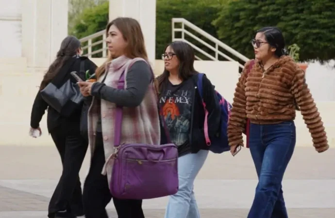 Mujeres representan más de la mitad de la población en Sonora