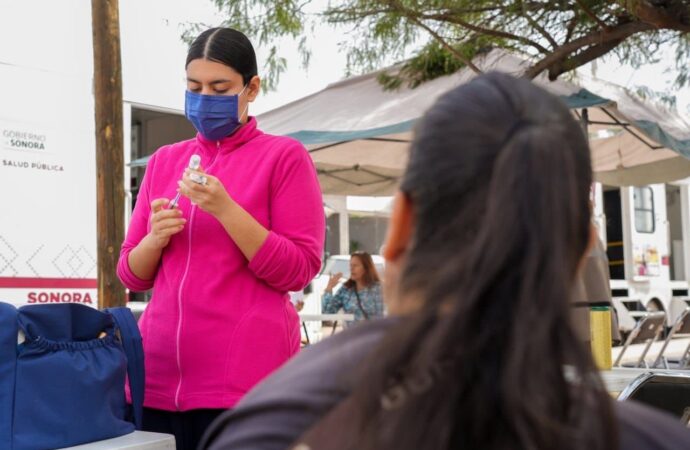 Embarazadas no deben aplicarse vacuna contra sarampión; recomiendan completar esquema antes del embarazo