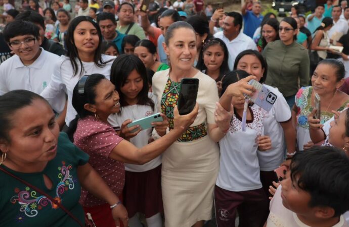Sheinbaum cierra gira por el sureste con inversión y acciones sociales