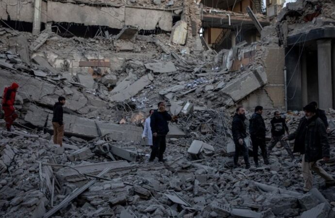 Conflicto entre Irán, Israel y Estados Unidos deja cientos de muertos, cifras varían según fuentes