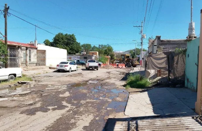Variaciones en el suministro de agua afectan a varias colonias del norte de Hermosillo