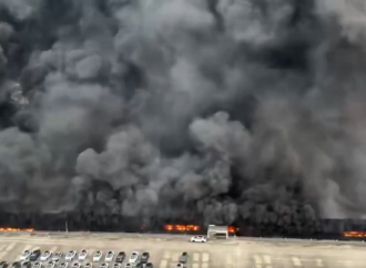 Incendio en instalaciones de BYD en China consume estacionamiento; no reportan víctimas