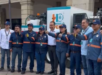 Entrega alcalde de Hermosillo cinco barredoras