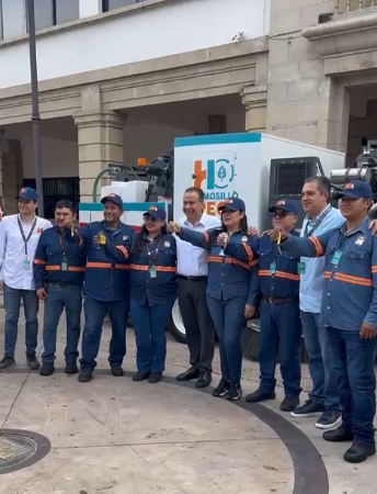 Entrega alcalde de Hermosillo cinco barredoras